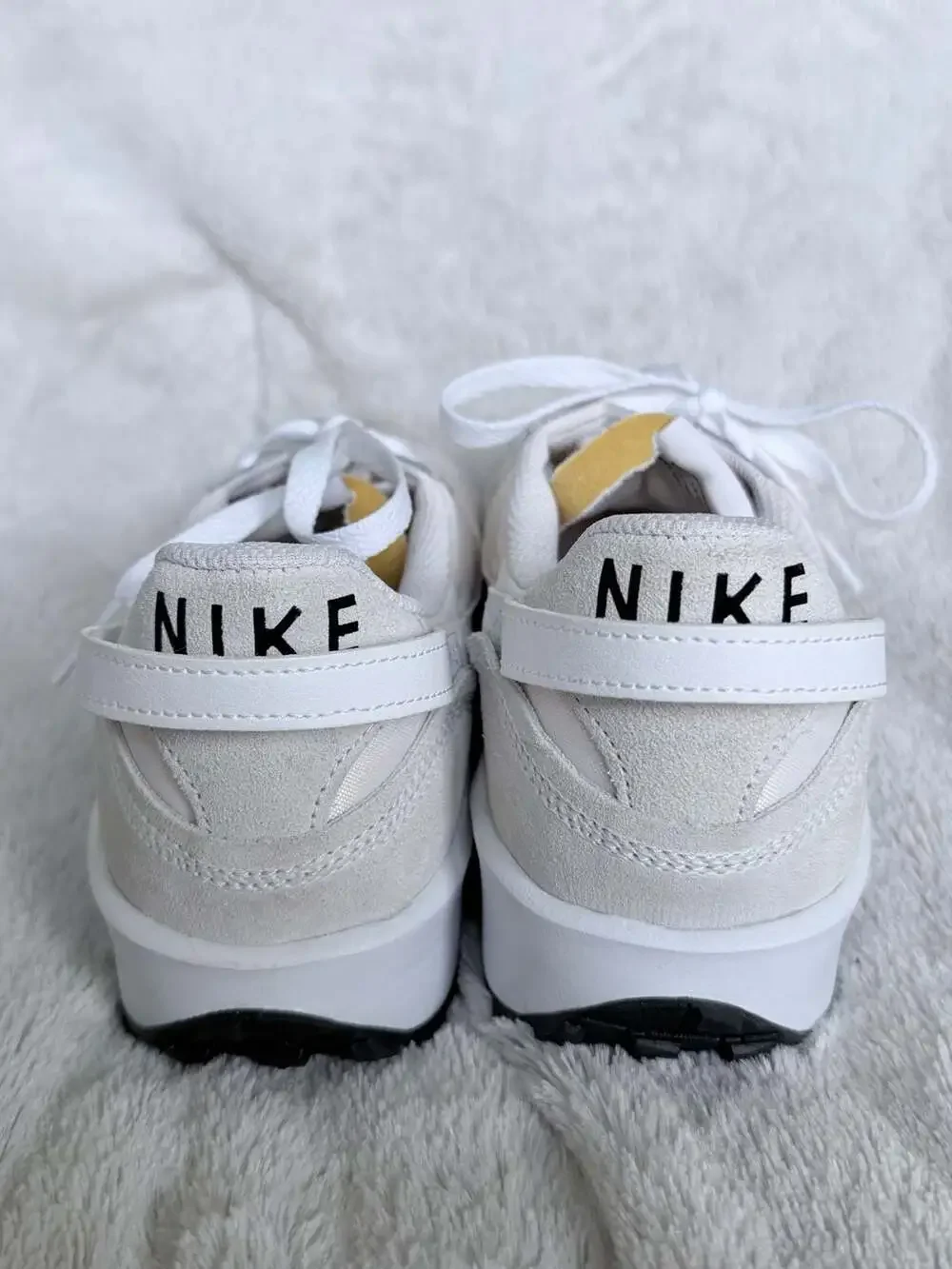 Nike Women's Waffle Debut Casual Sneakers, White/Grey (DH9523-100)